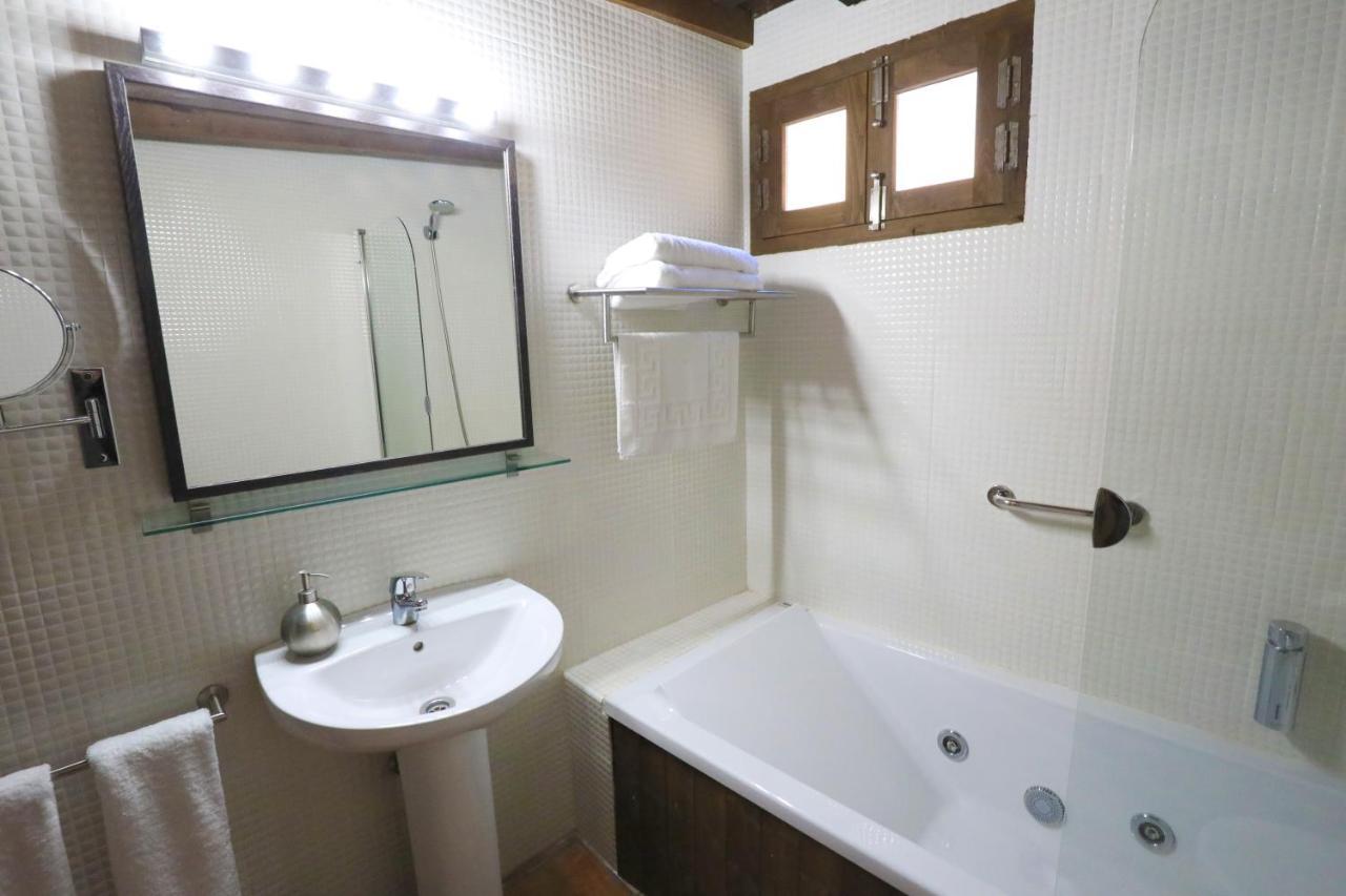 Apartamentos Rurales Spa Casa De Los Escudos Valverde de la Vera エクステリア 写真
